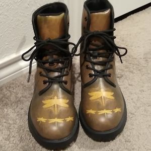 Dragonfly boots